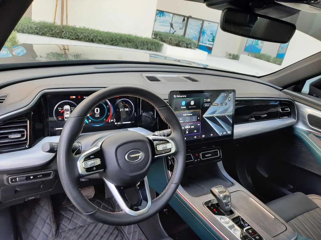 Car image 11