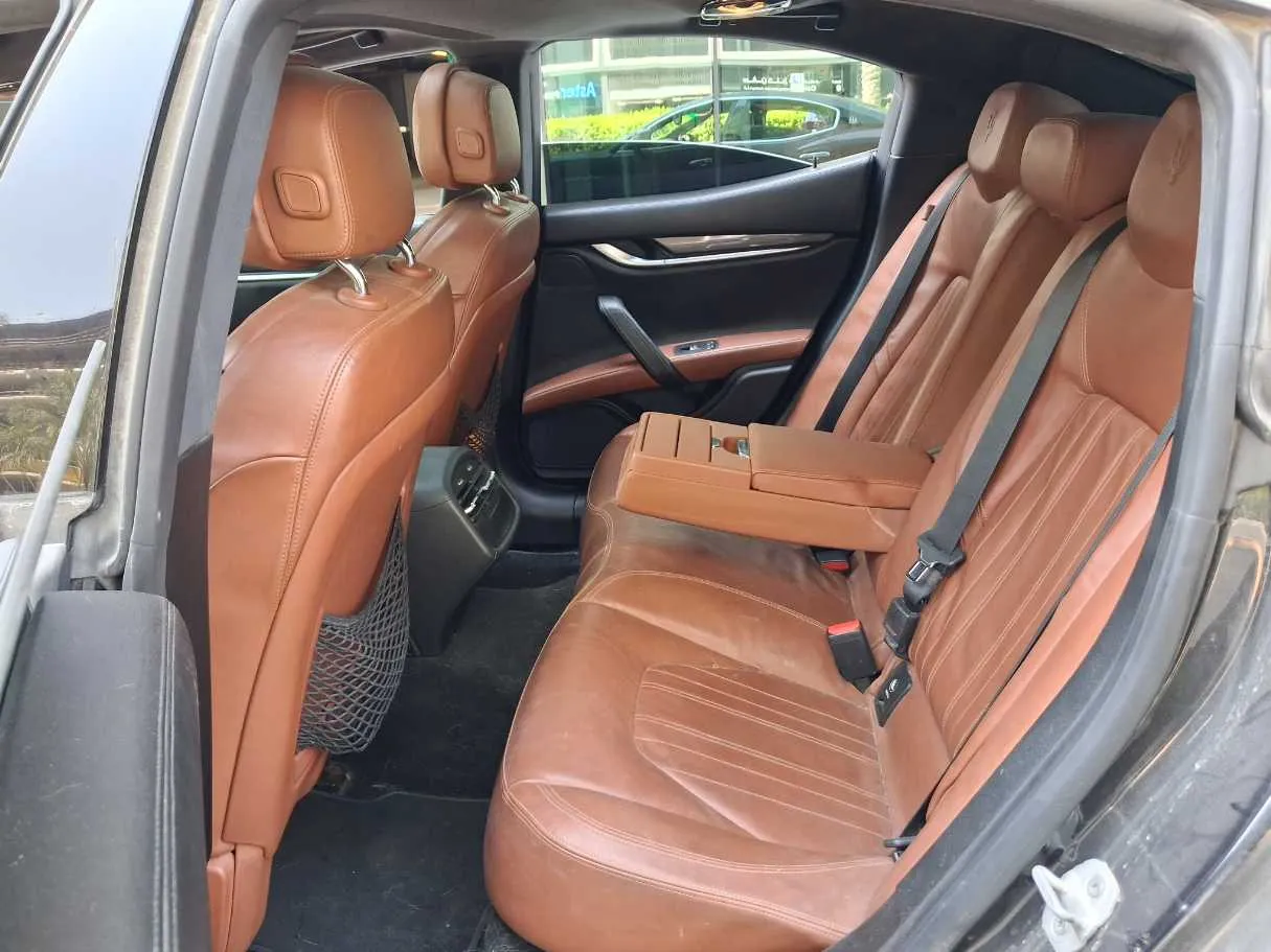 Car image 13