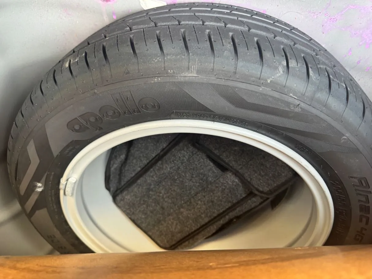 Car image 20
