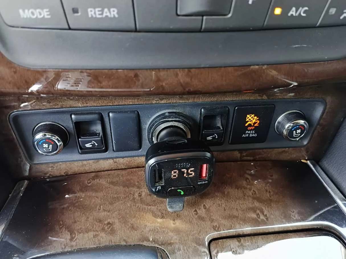 Car image 24