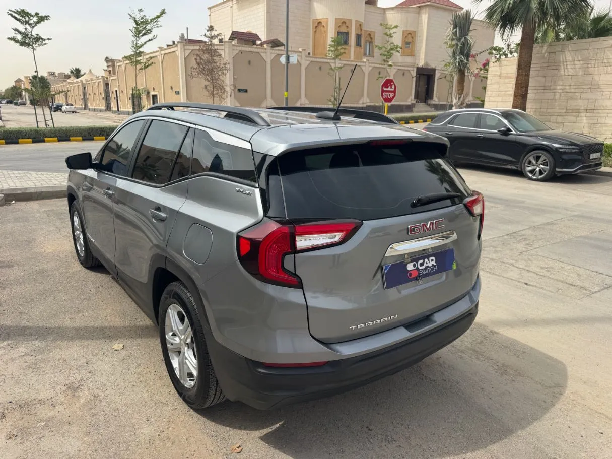 Car image 7