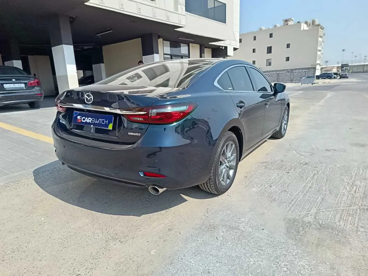 Car image 5