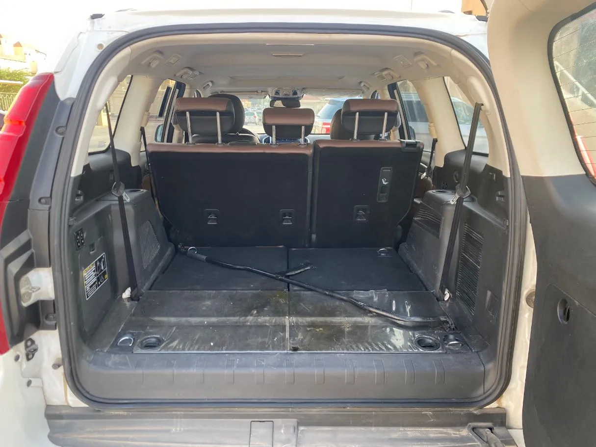 Car image 23