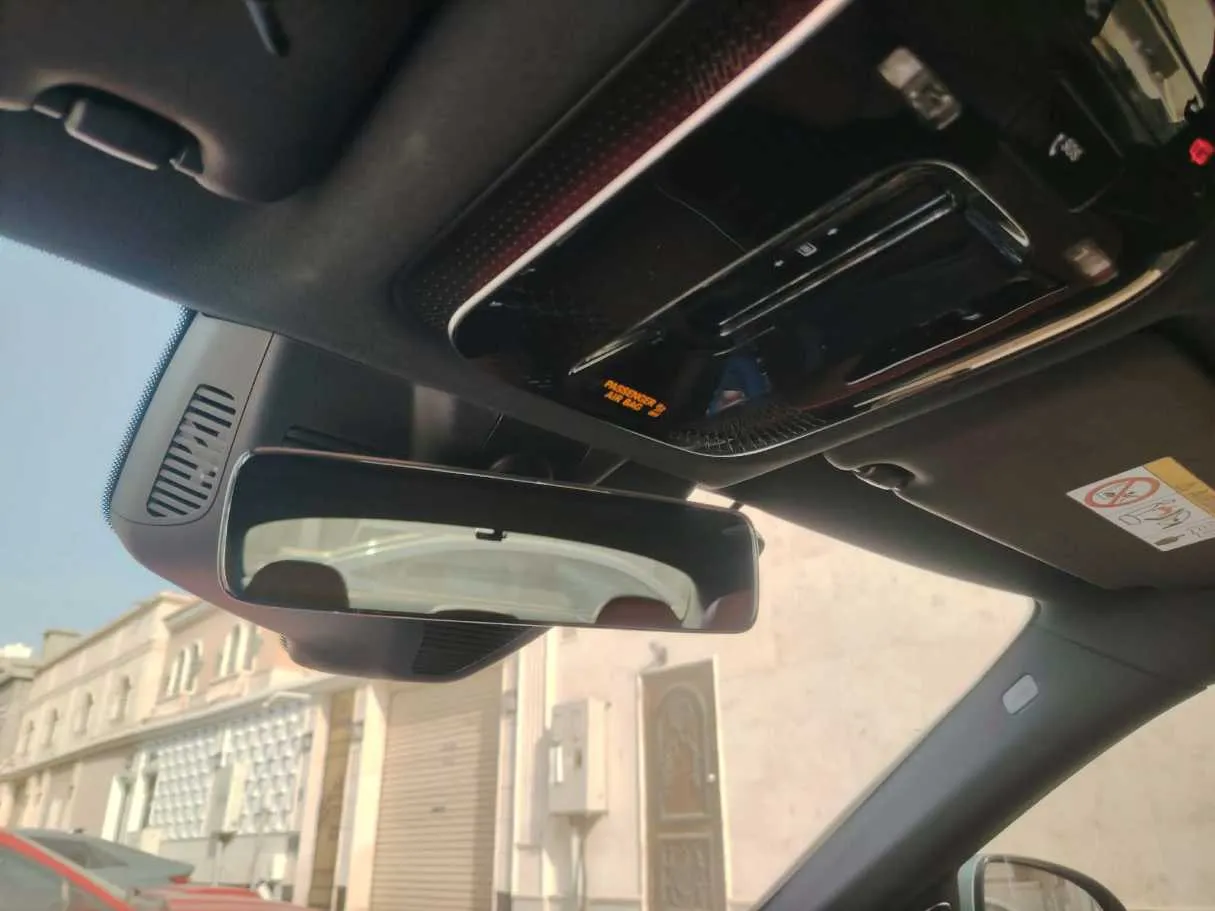 Car image 34