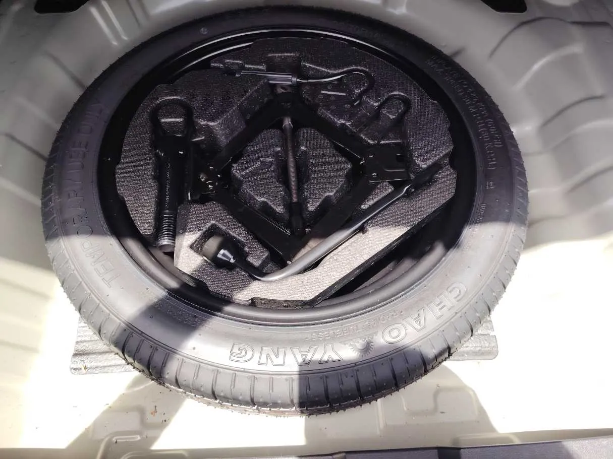 Car image 31