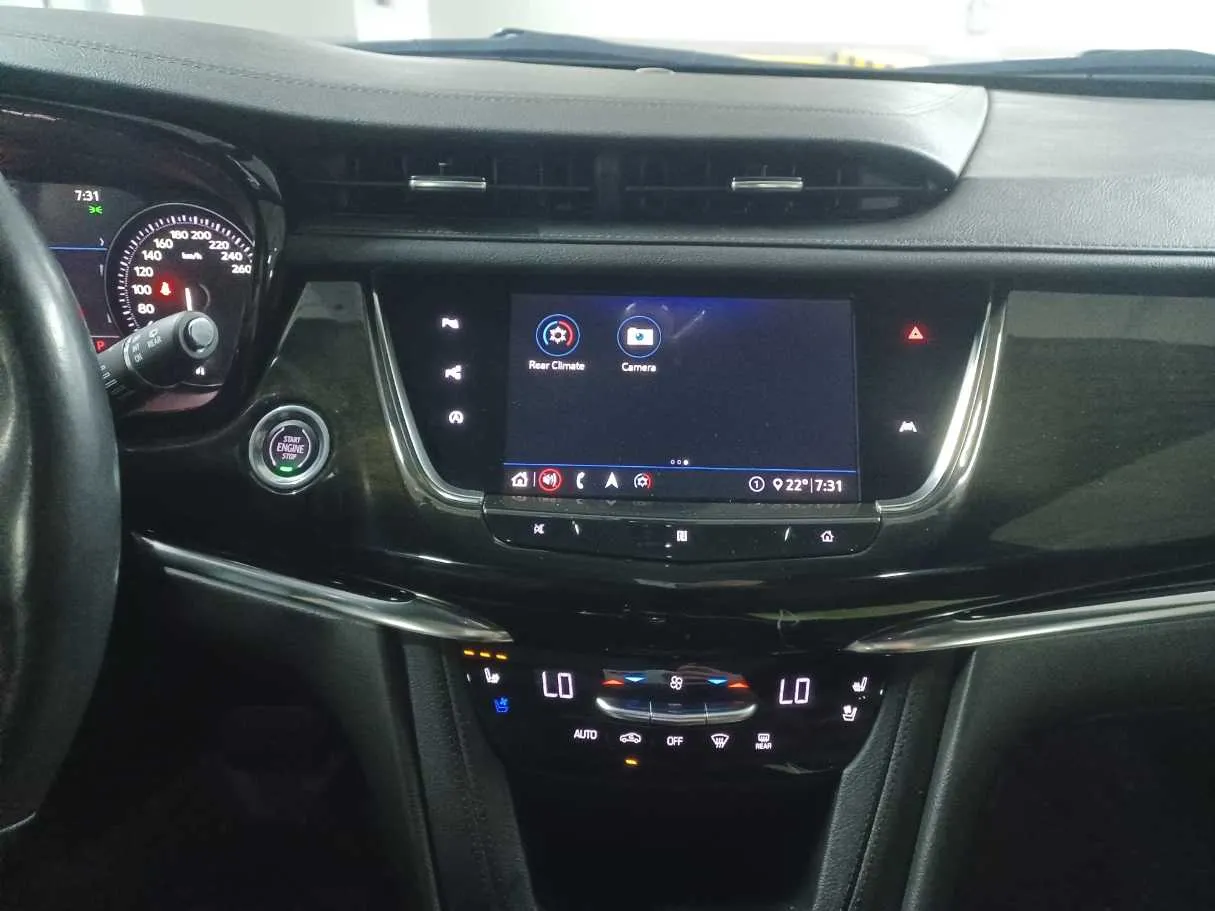 Car image 15