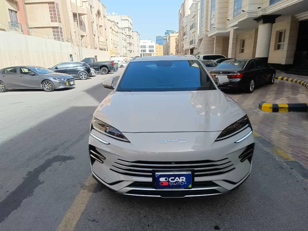 Car image 2
