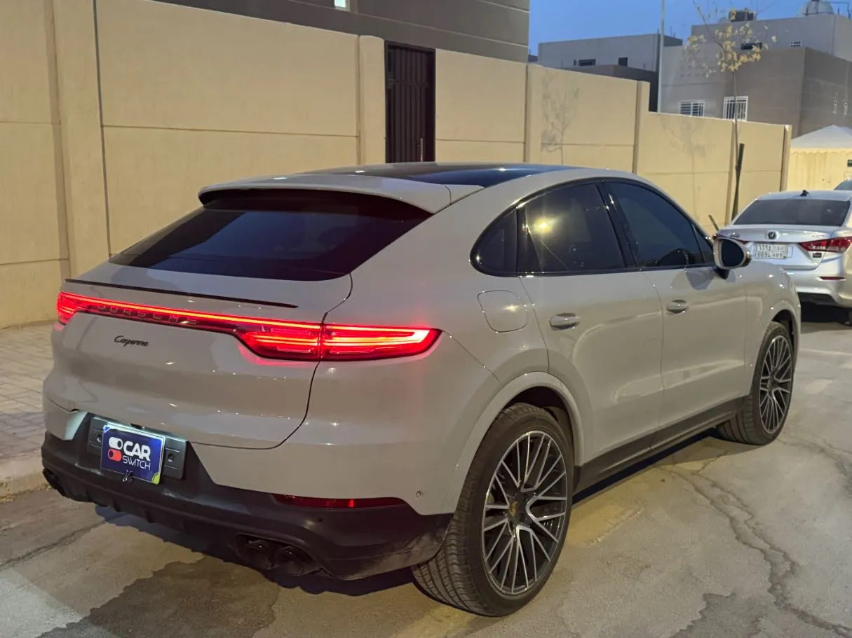 Car image 5