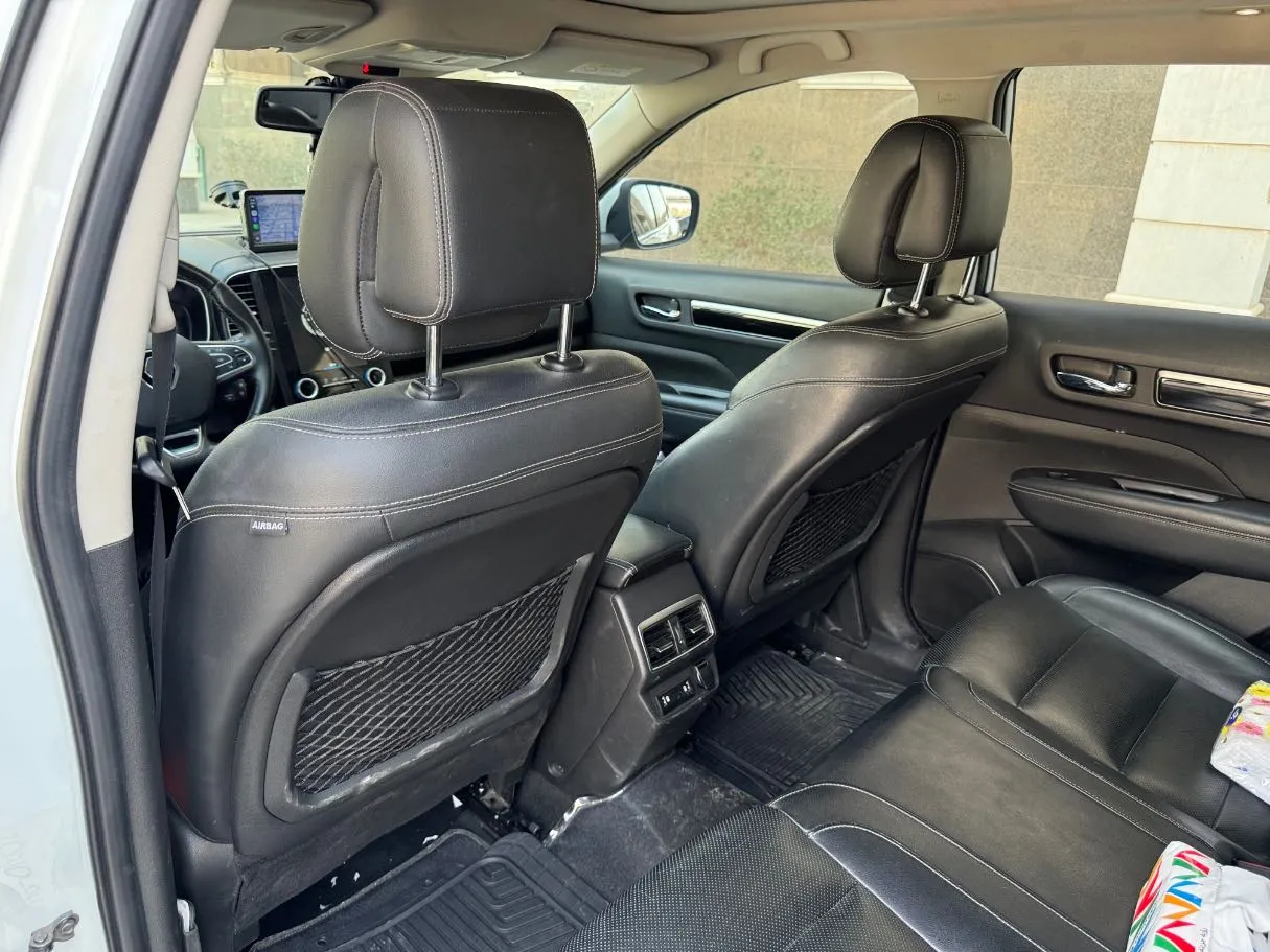 Car image 16