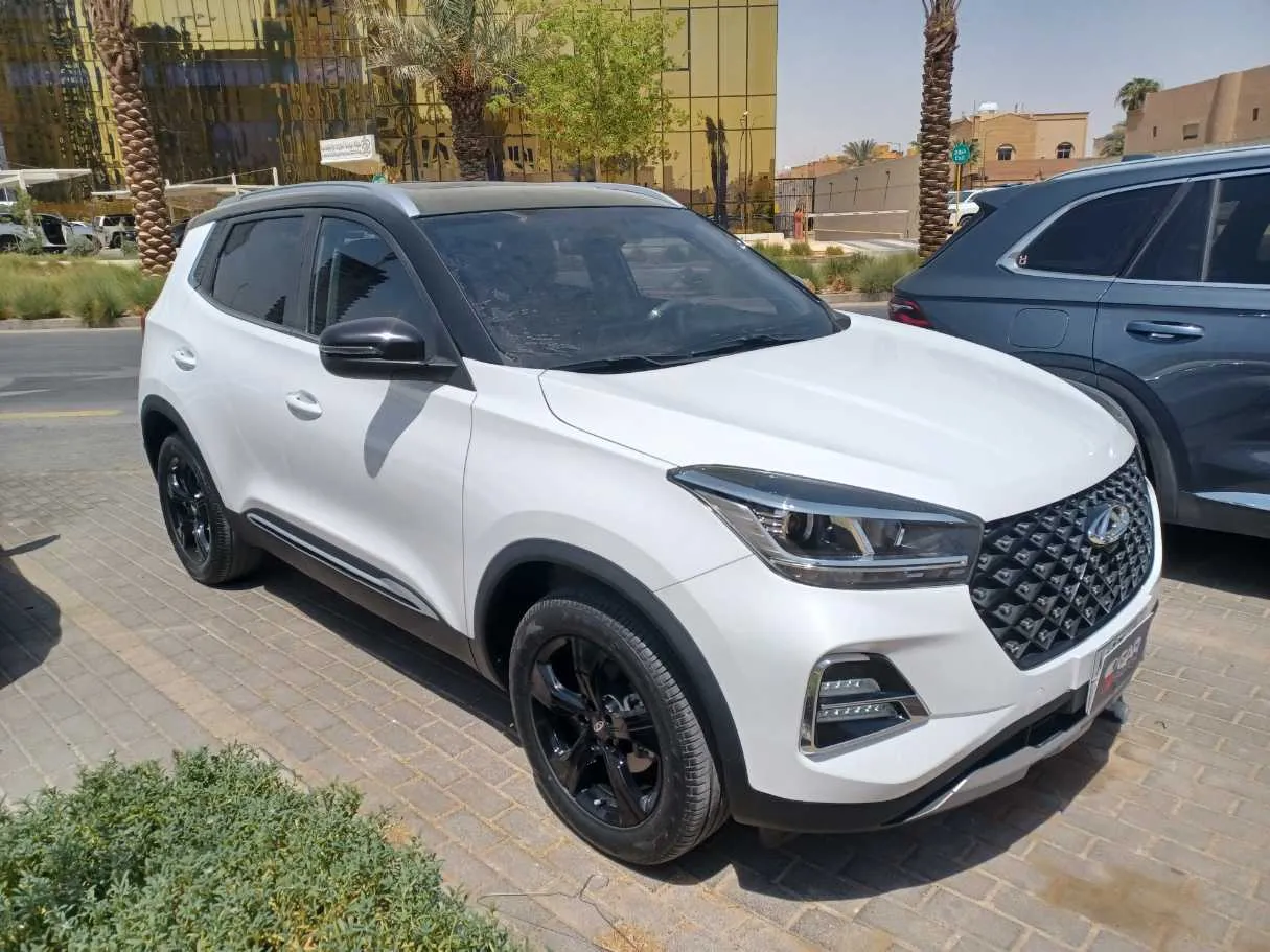 Car image 3