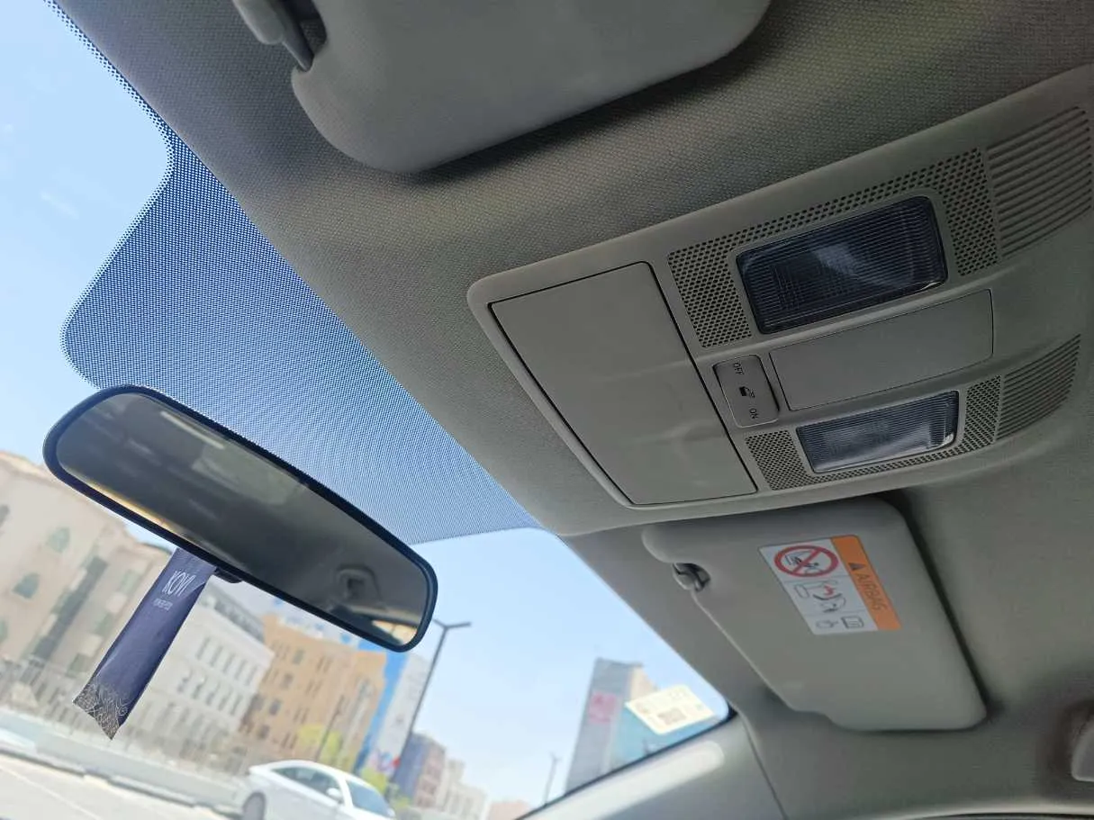 Car image 29