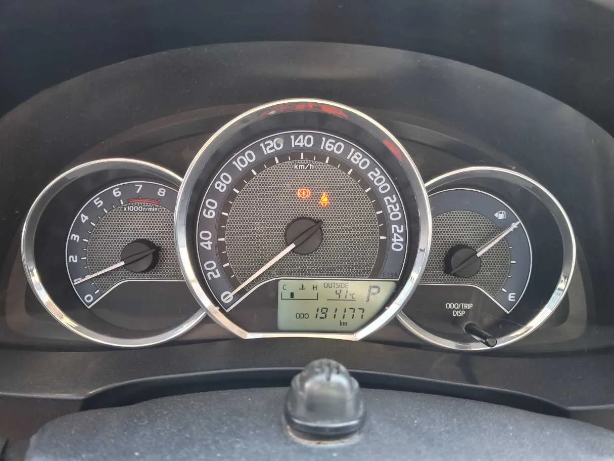 Car image 30