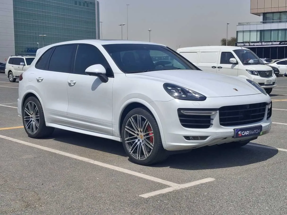 Car image 3