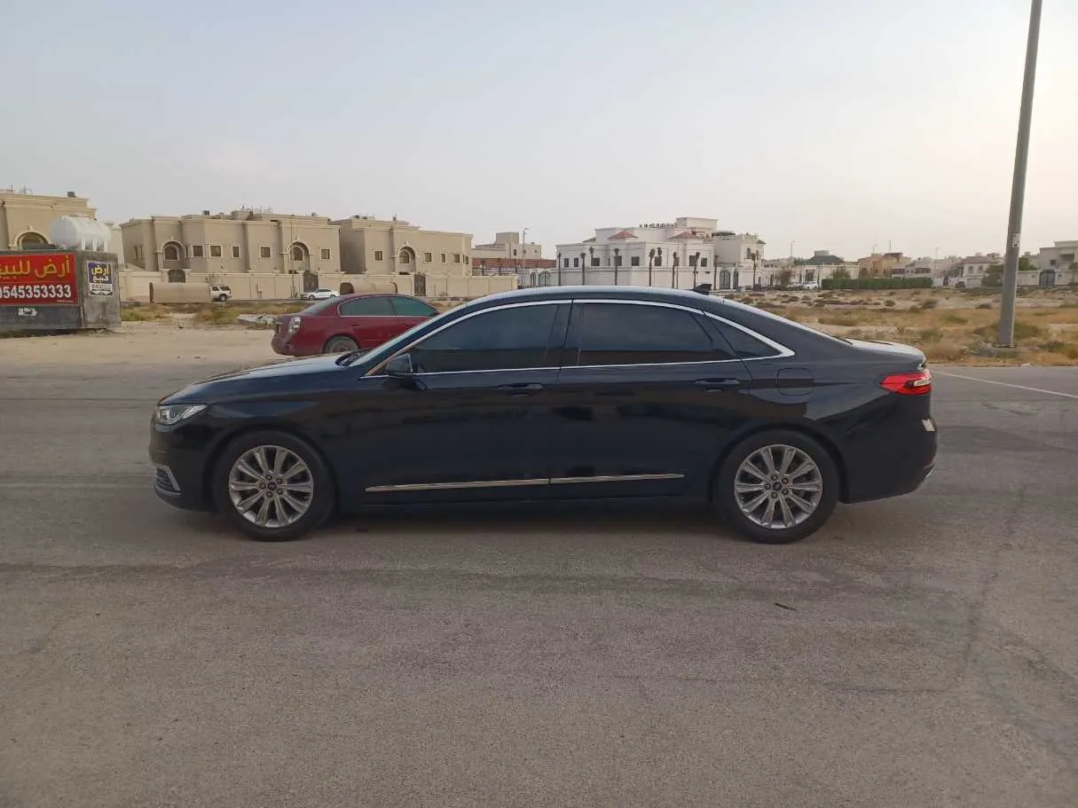 Car image 8