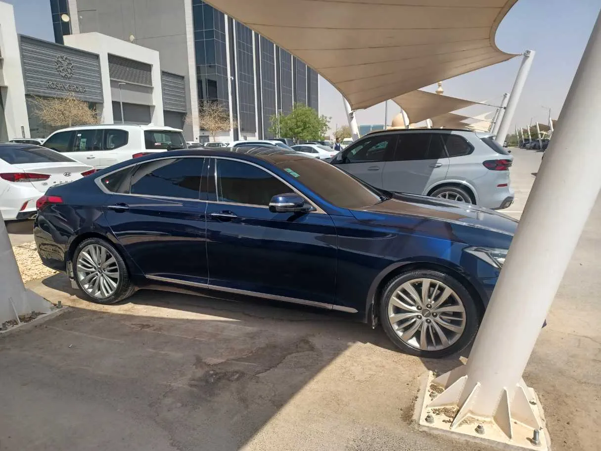 Car image 4