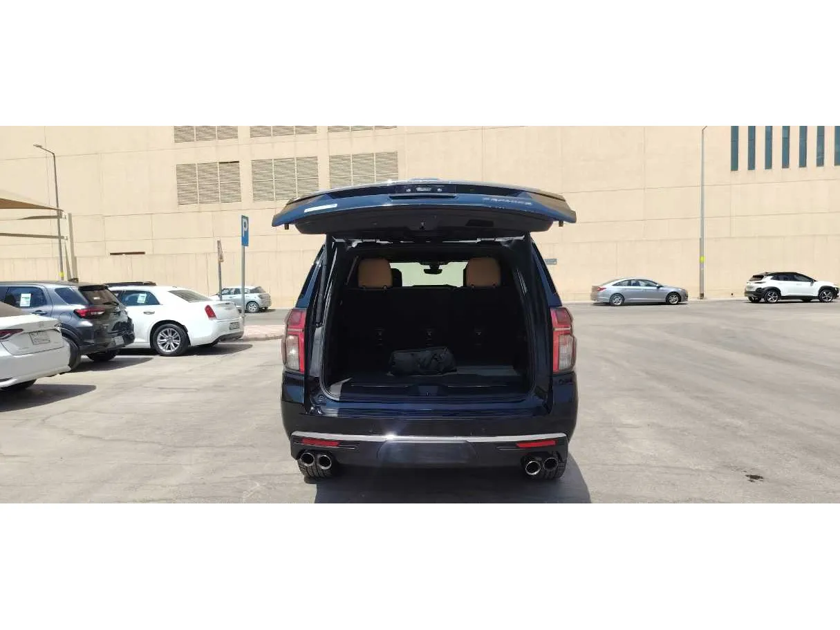 Car image 23