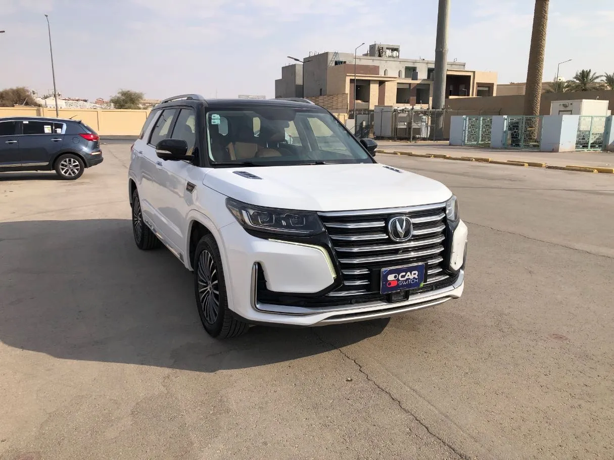 Car image 3