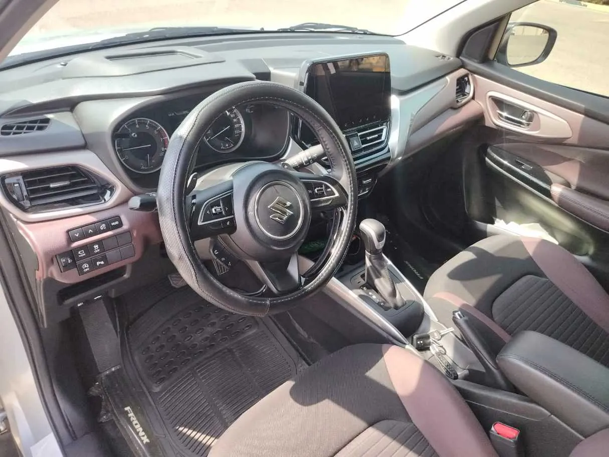 Car image 13