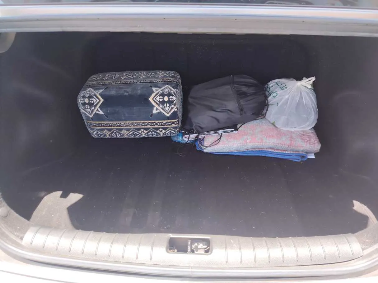 Car image 25