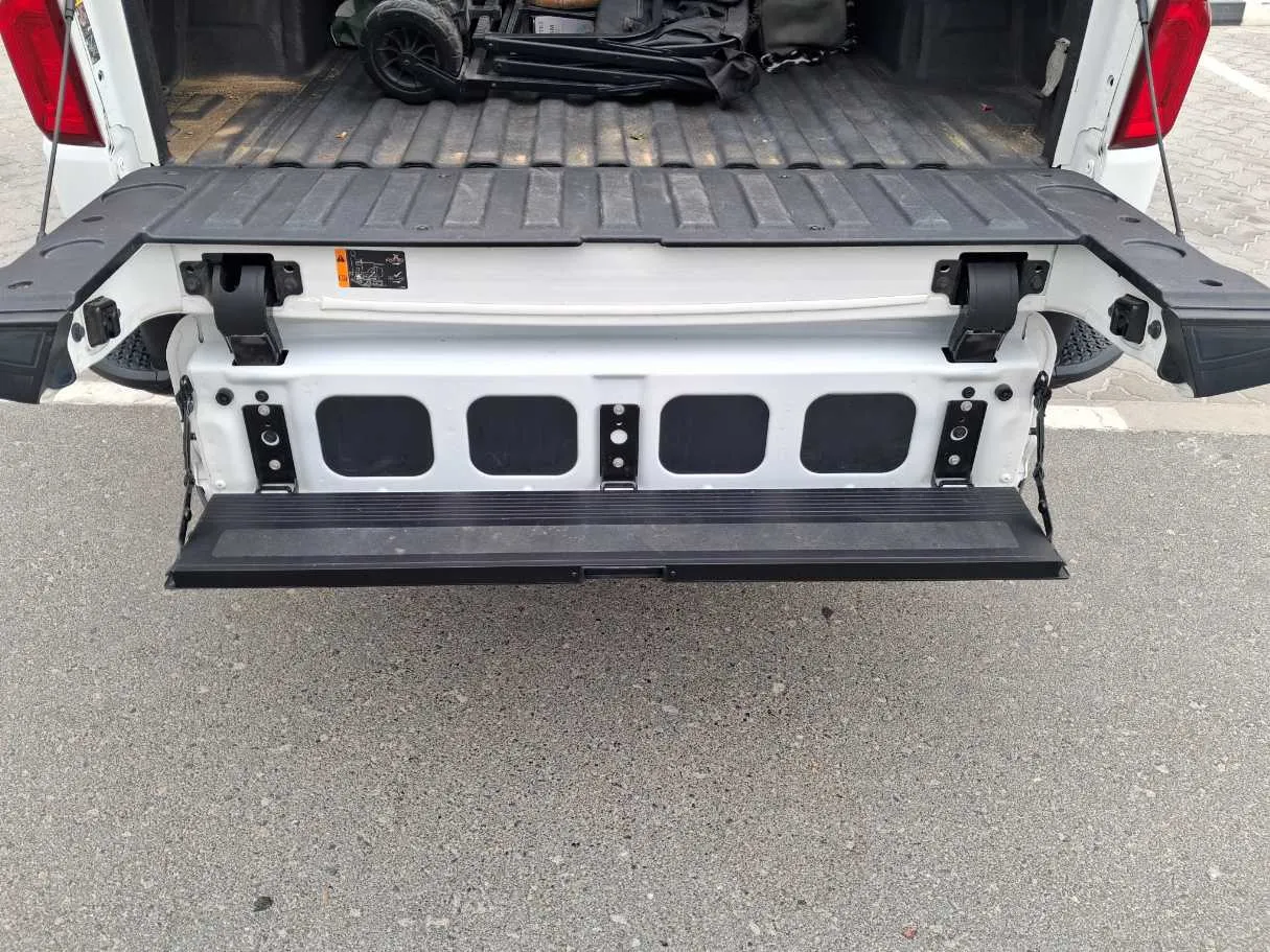 Car image 13