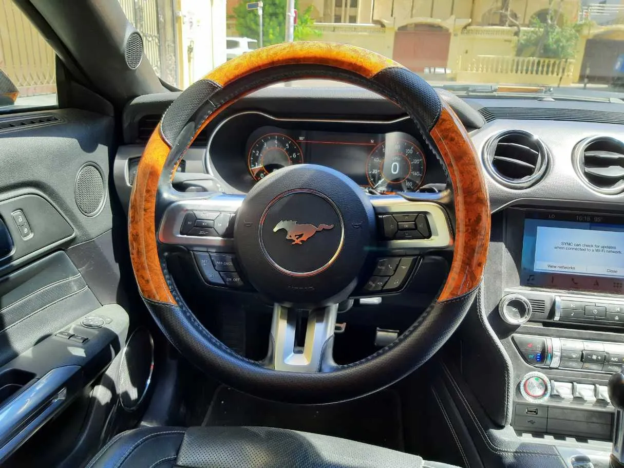 Car image 16