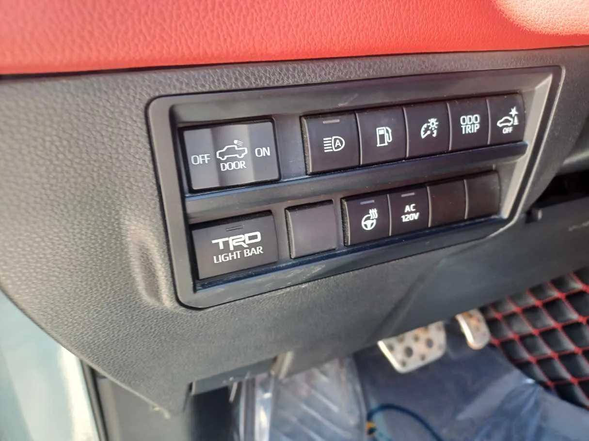 Car image 24