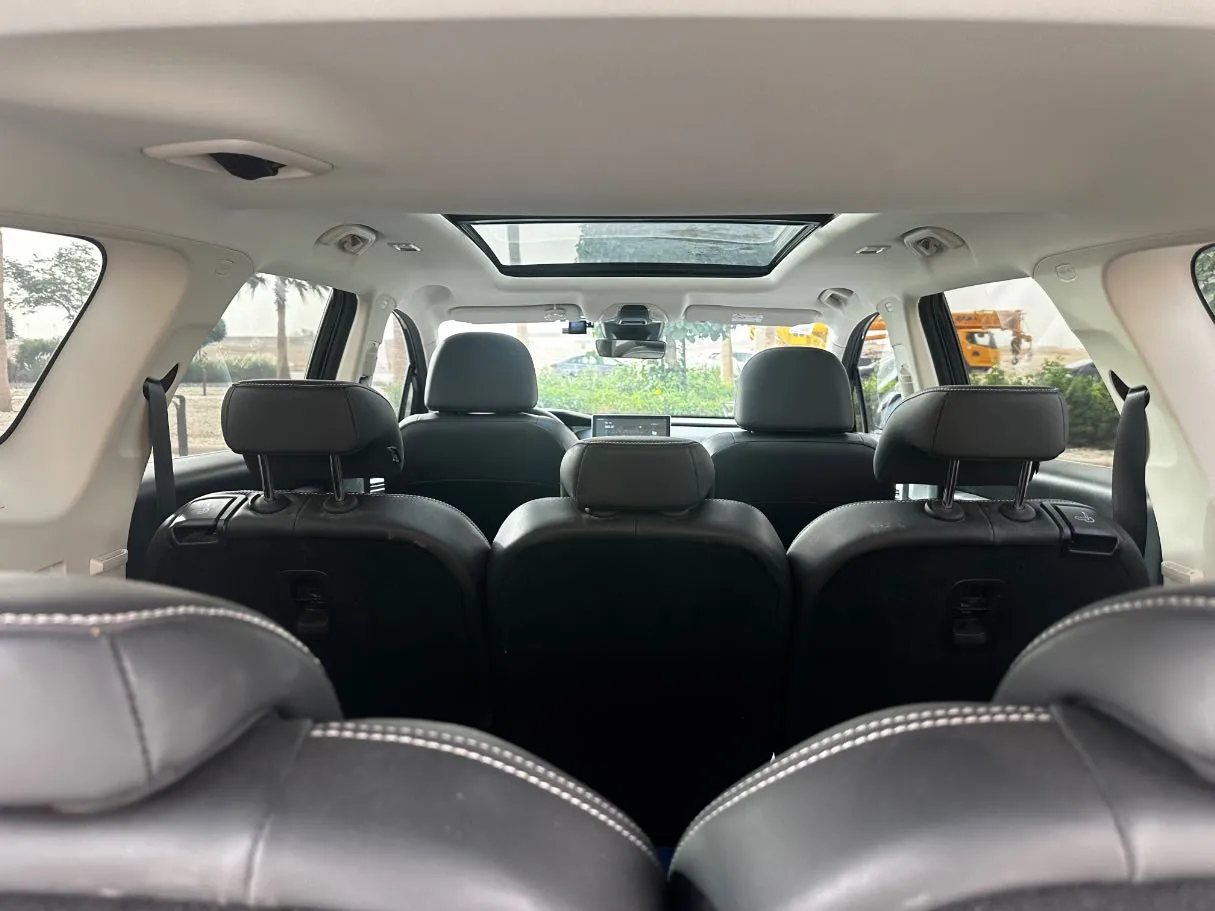 Car image 24