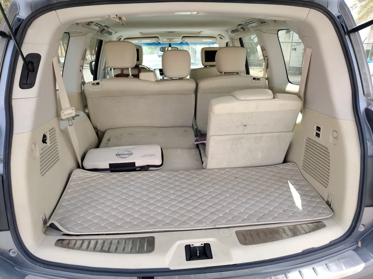 Car image 26