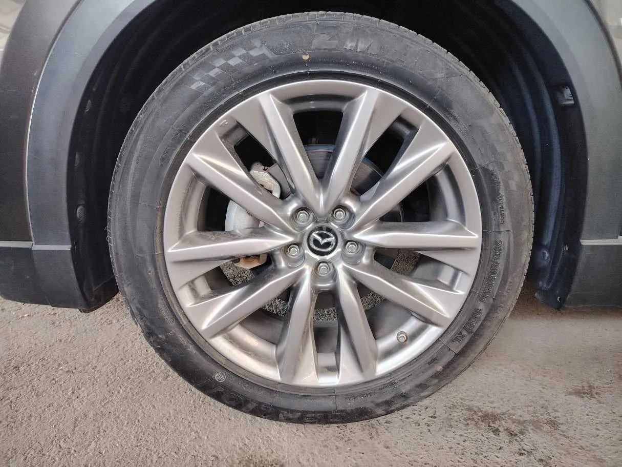 Car image 10