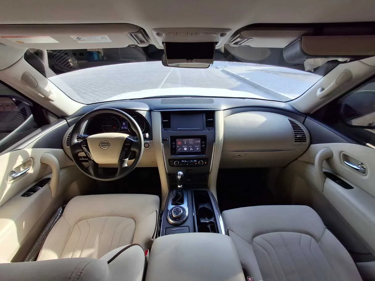 Car image 17