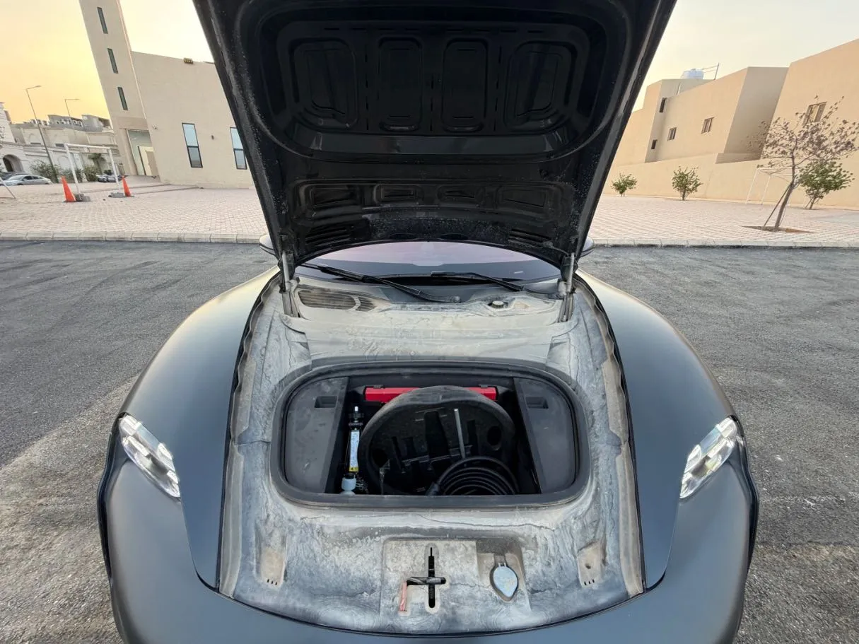Car image 19
