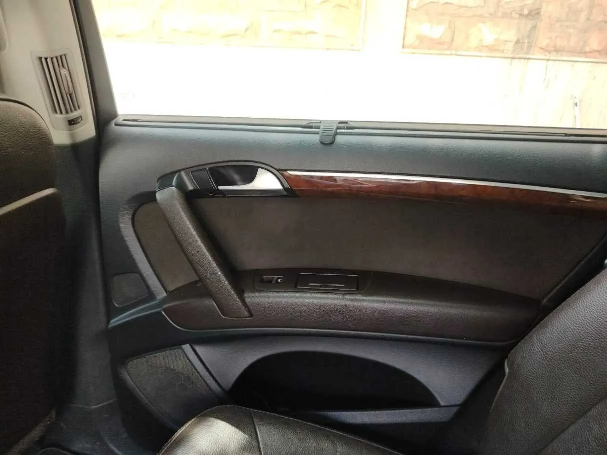 Car image 38