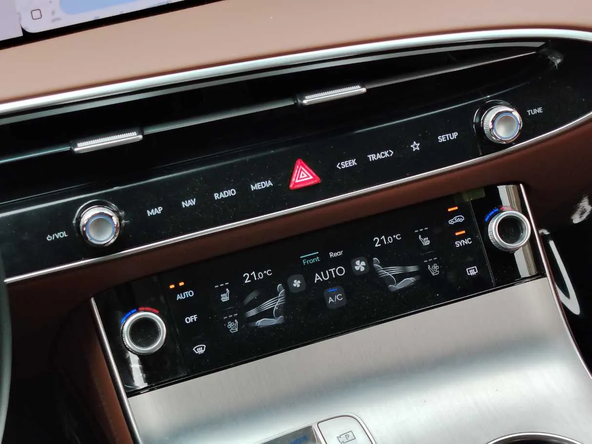 Car image 22