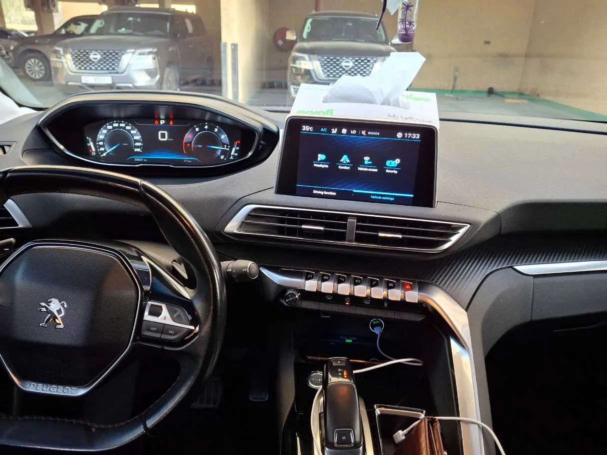 Car image 16