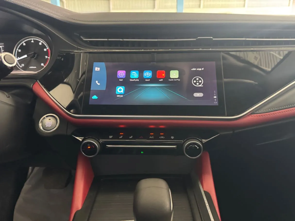 Car image 12