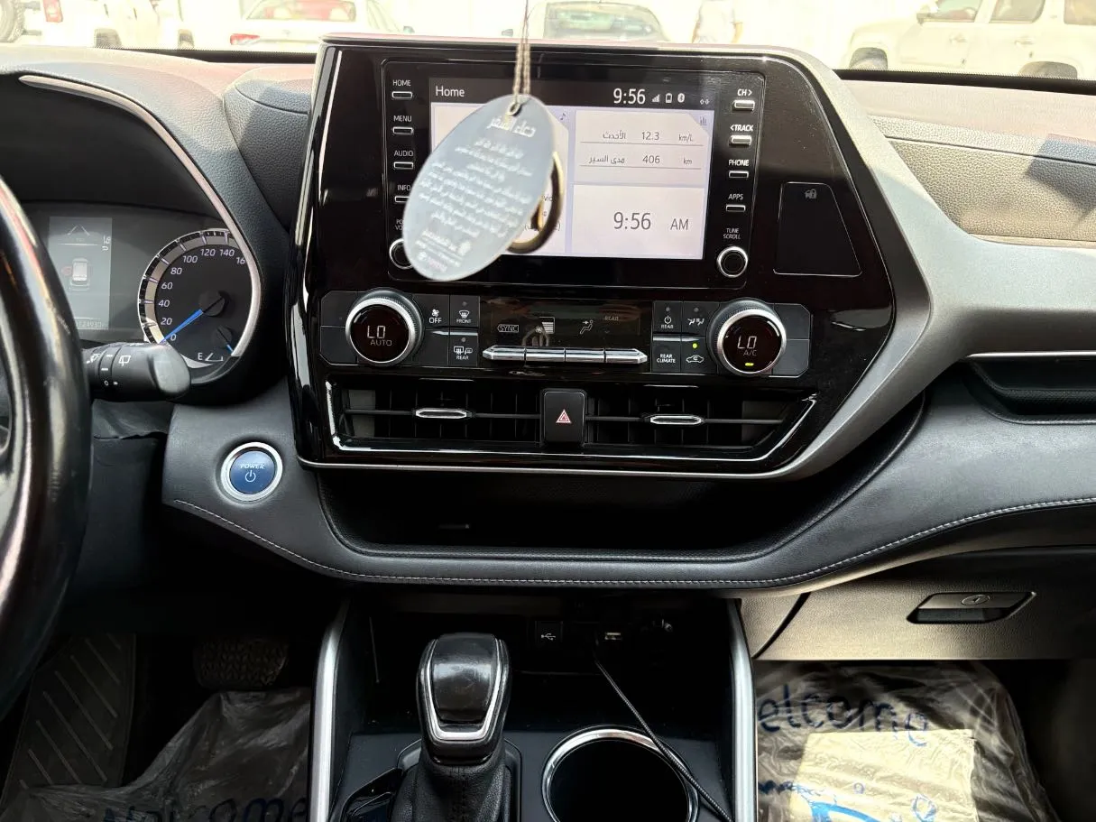 Car image 21