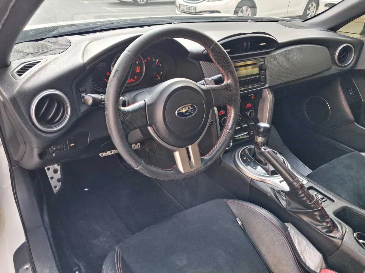 Car image 11