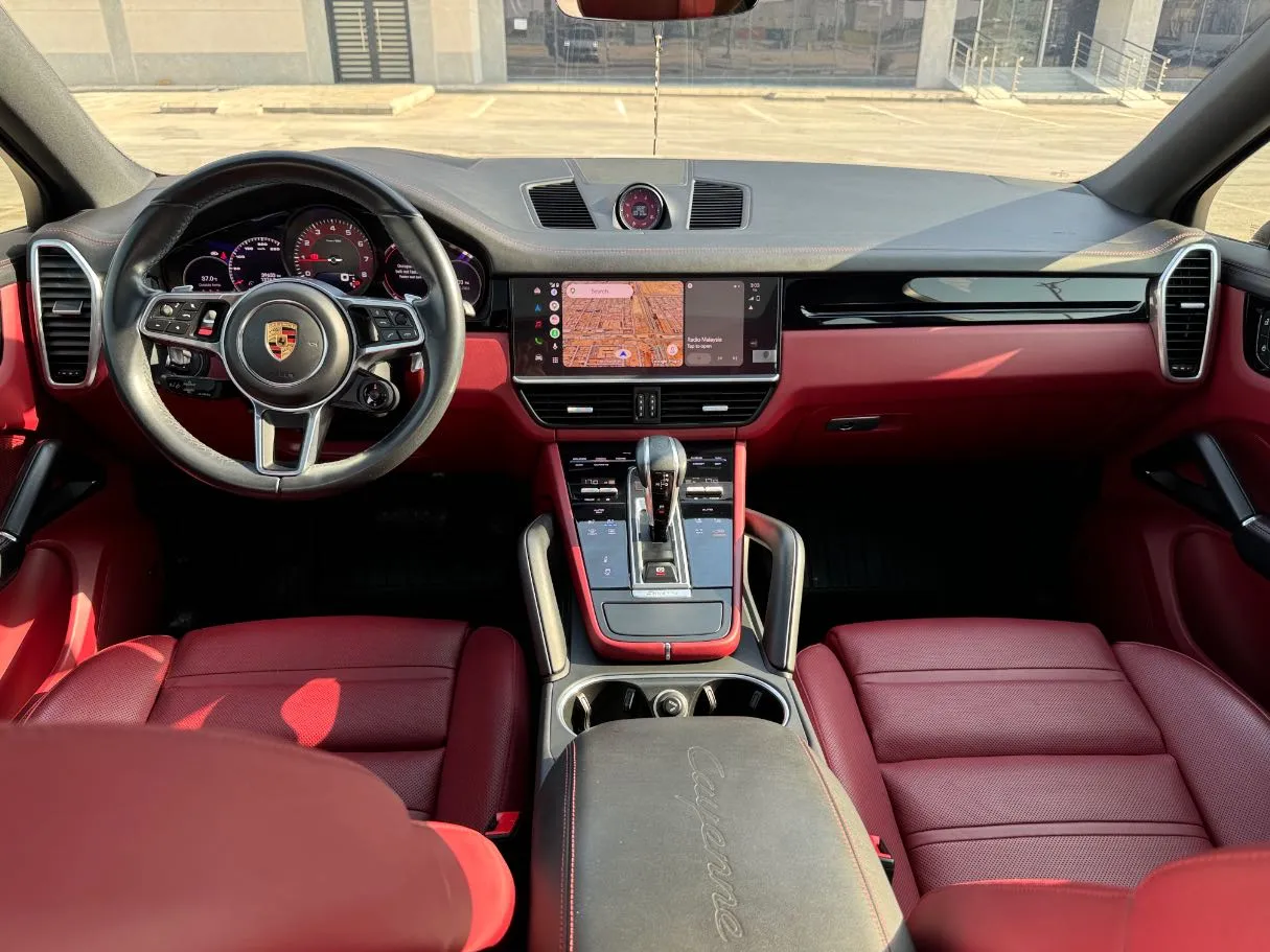 Car image 17