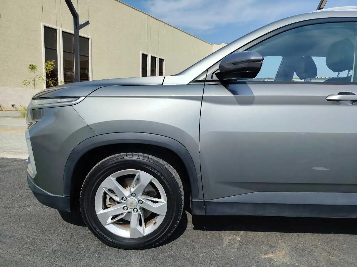 Car image 9