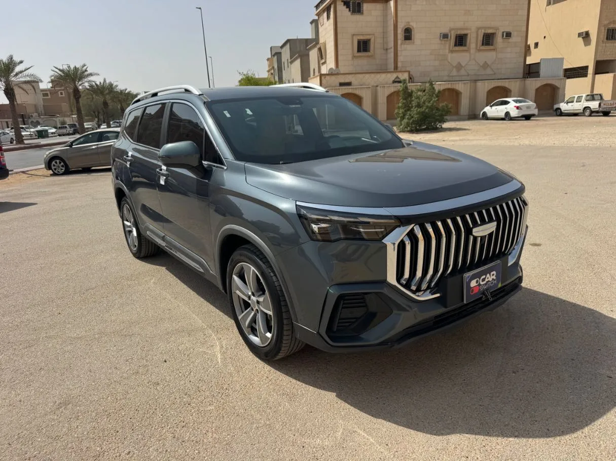 Car image 3