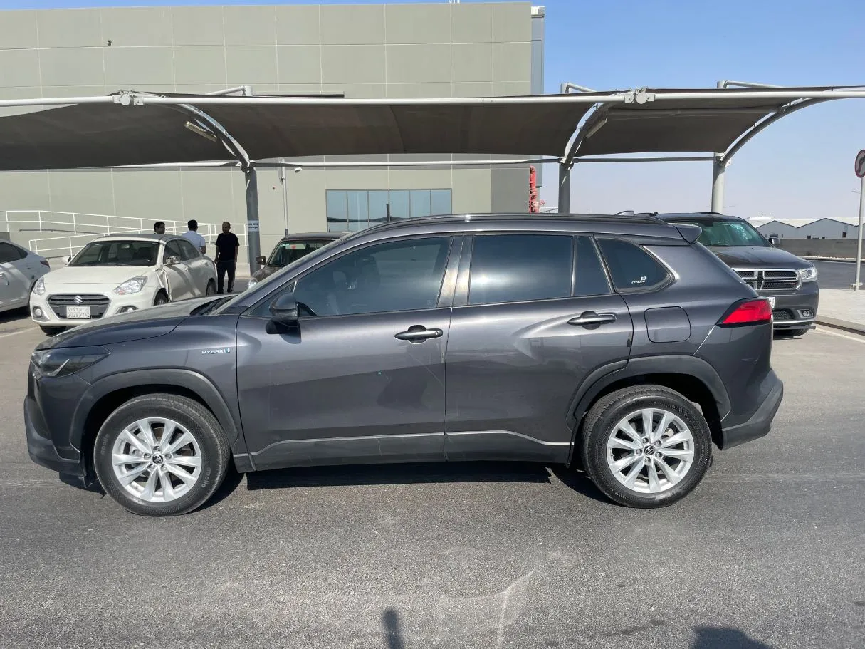 Car image 8