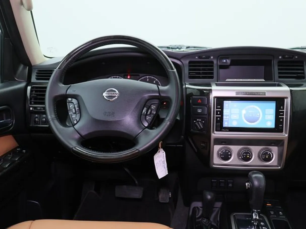 Car image 15