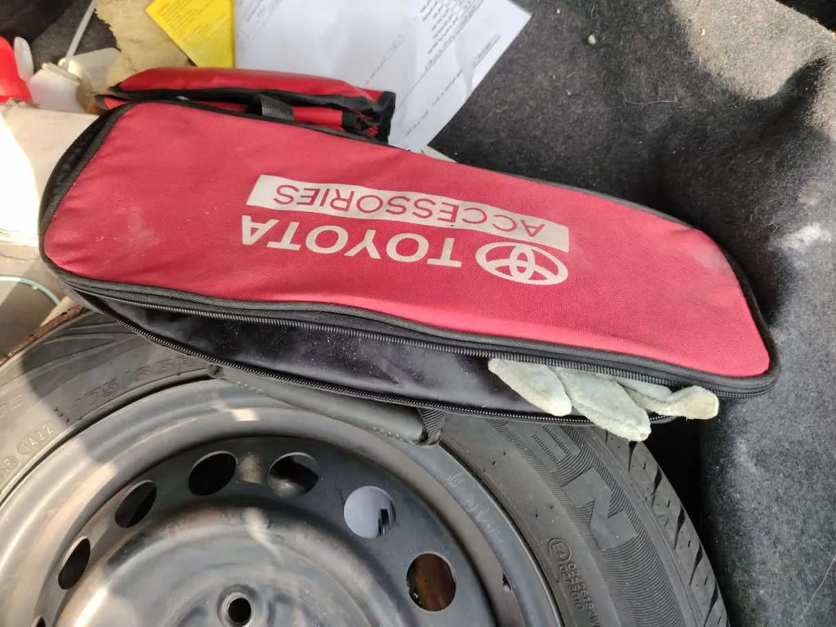 Car image 36