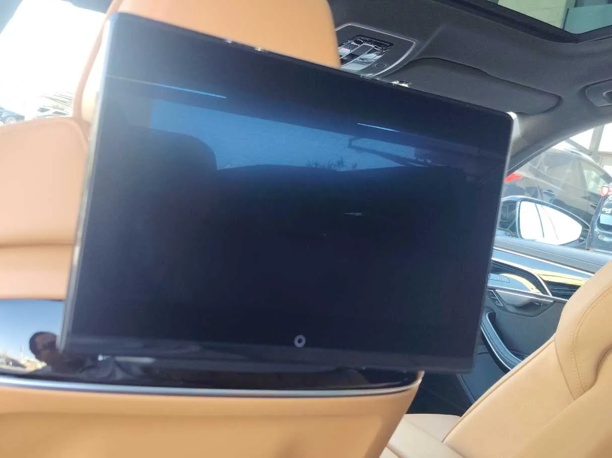 Car image 31