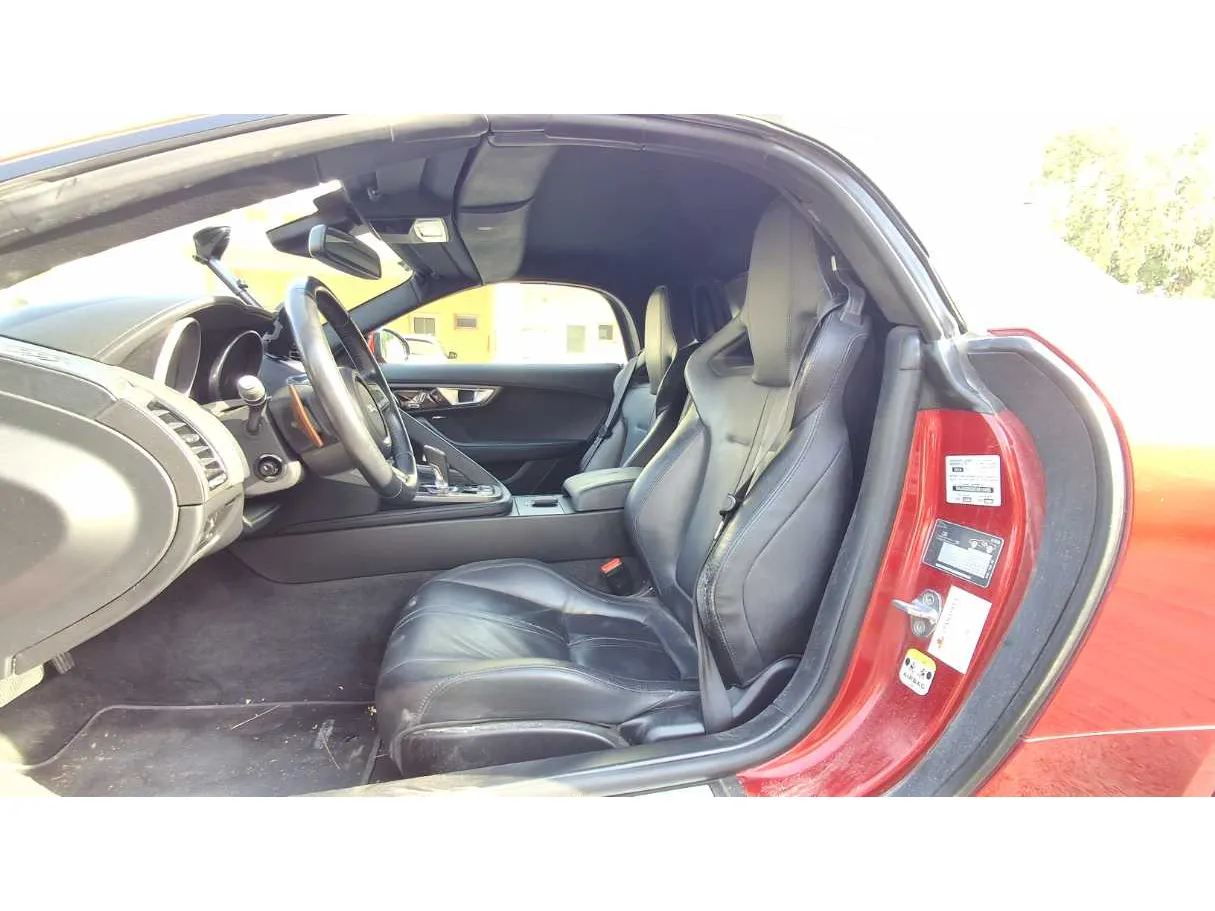 Car image 14