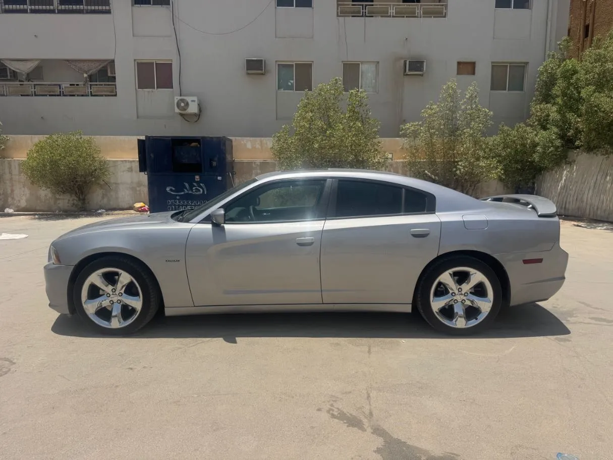 Car image 8