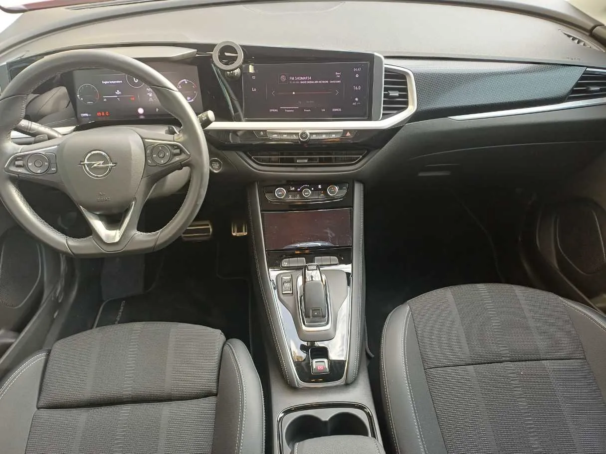 Car image 15