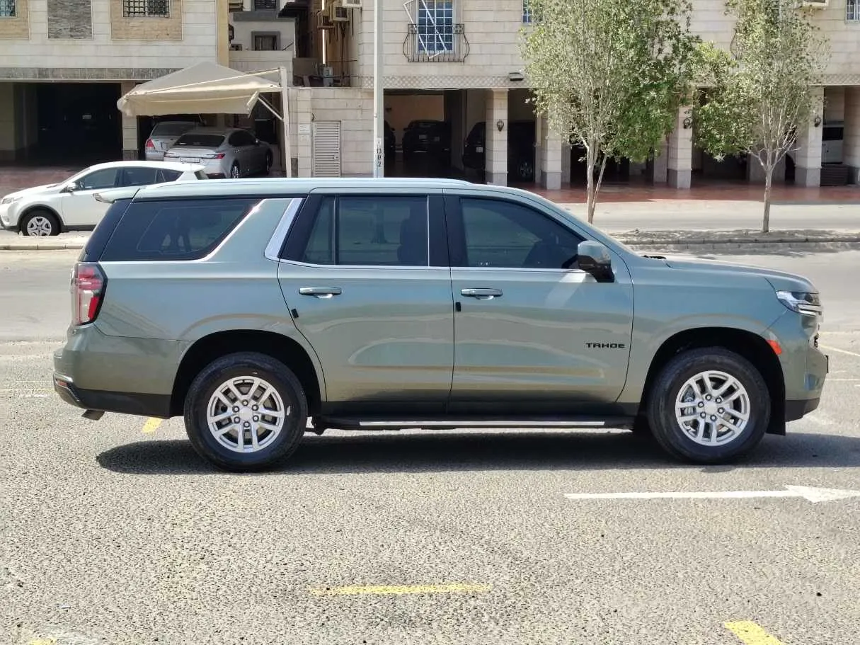 Car image 4