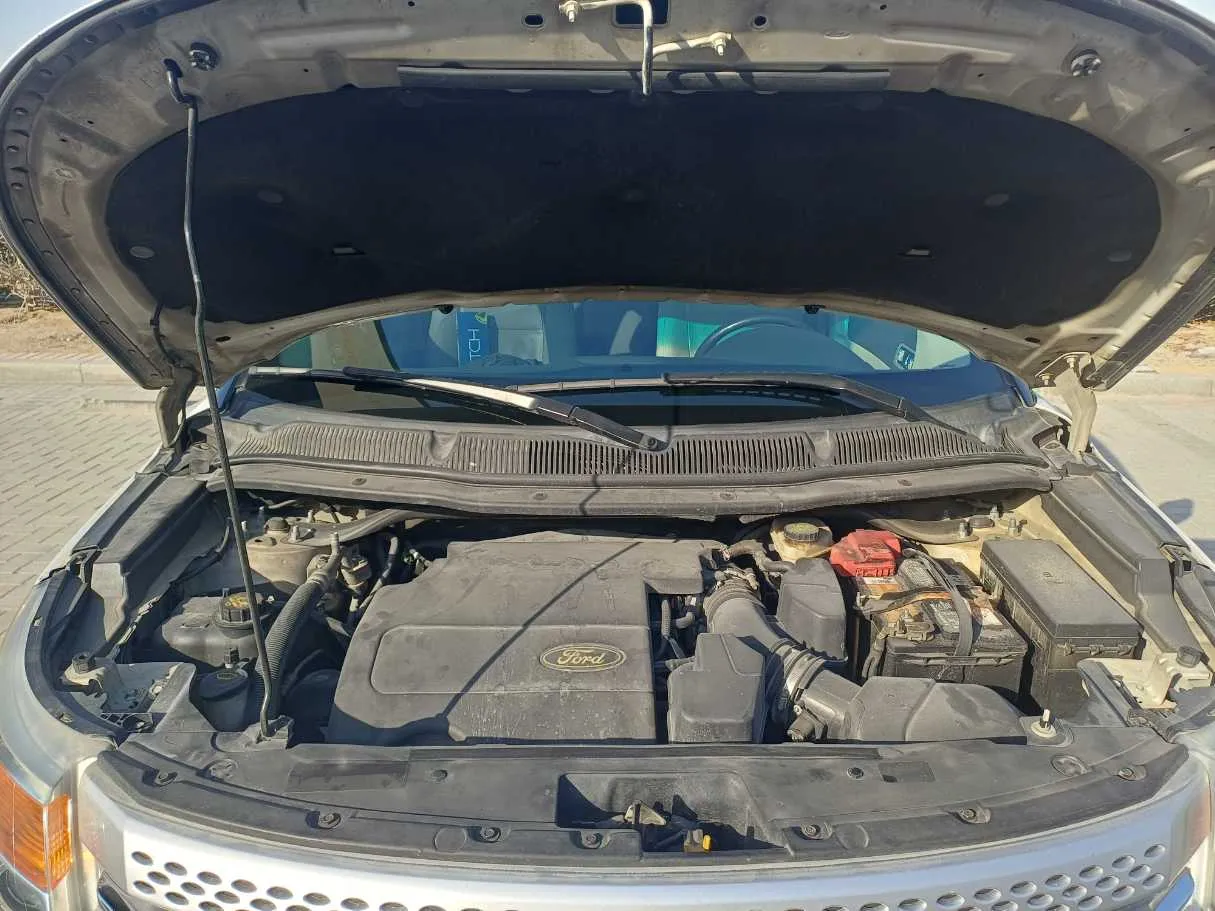 Car image 24