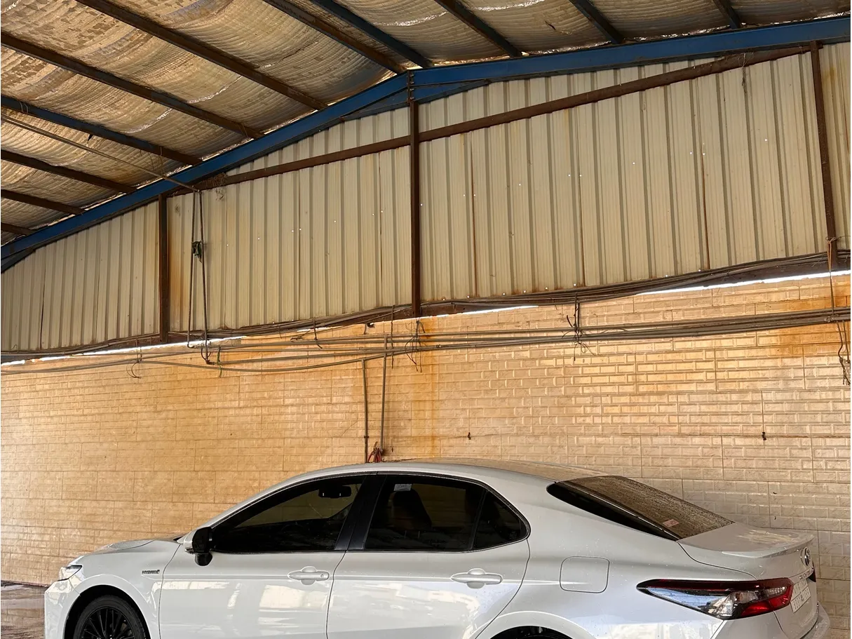 Car image 8